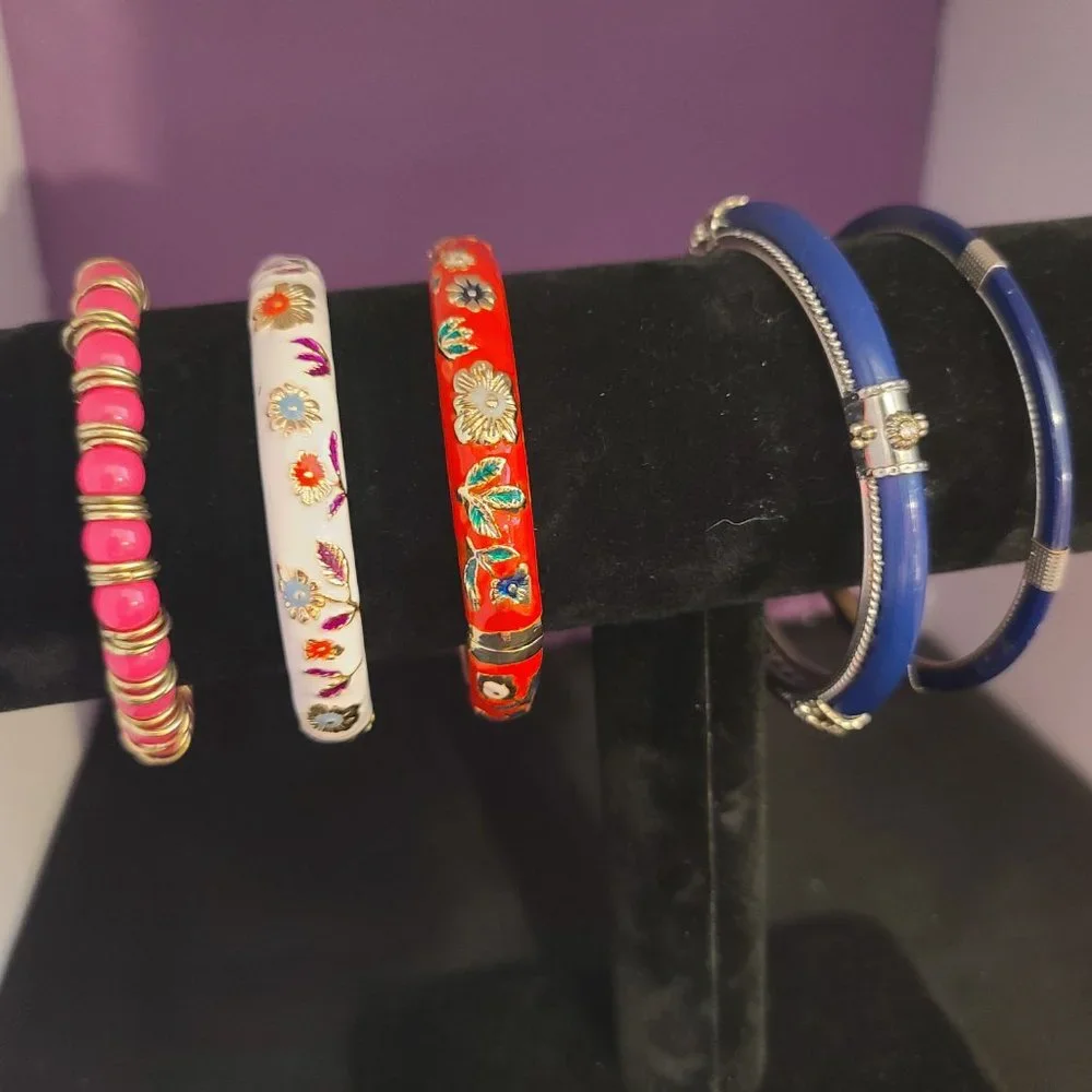 Lot of Five Bracelets - Ceramic and Stretchy - Picture 13 of 13